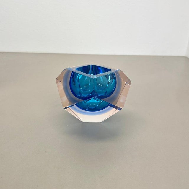 Article: Murano glass bowl, ashtray element Origin: Murano, Italy Decade: 1970s This original vintage glass bowl element,...