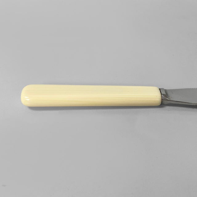 Cream English Silver-Plated Grapefruit Serrated Knife and Spoons, 1950s, Set of 7 For Sale - Image 8 of 18