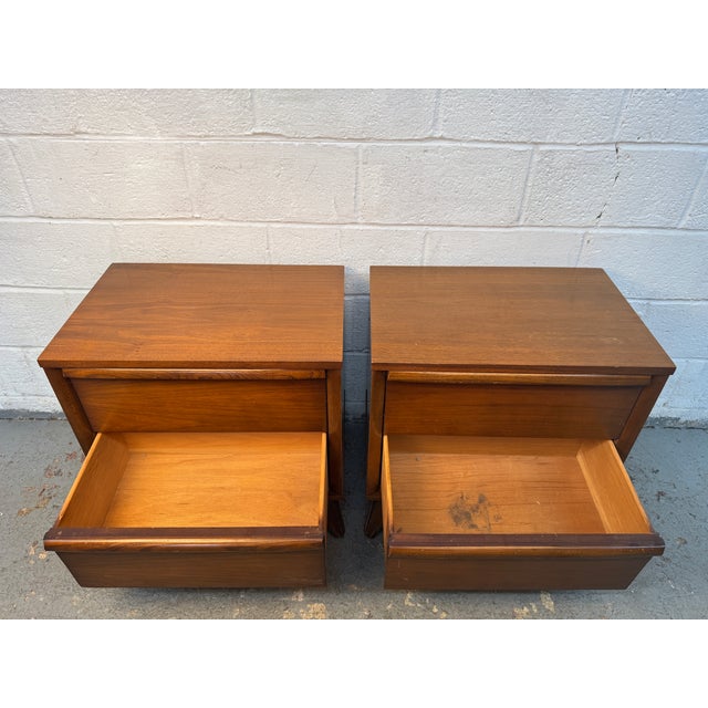 Mid-Century "Distinction" Walnut Night-Stands by Unagusta, Pair For Sale - Image 11 of 17