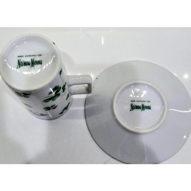 Vintage Neiman Marcus Shamrock Demitasse Cups & Saucers With Gold Trim – Set of 8 For Sale - Image 12 of 13