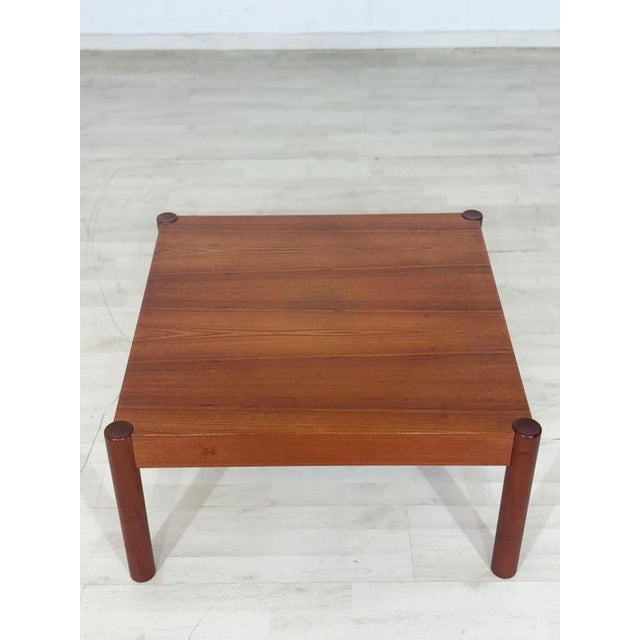 Very beautiful vintage teak coffee table in good condition with a lovely wood grain. Danish design, 1960s, teak wood. Good...
