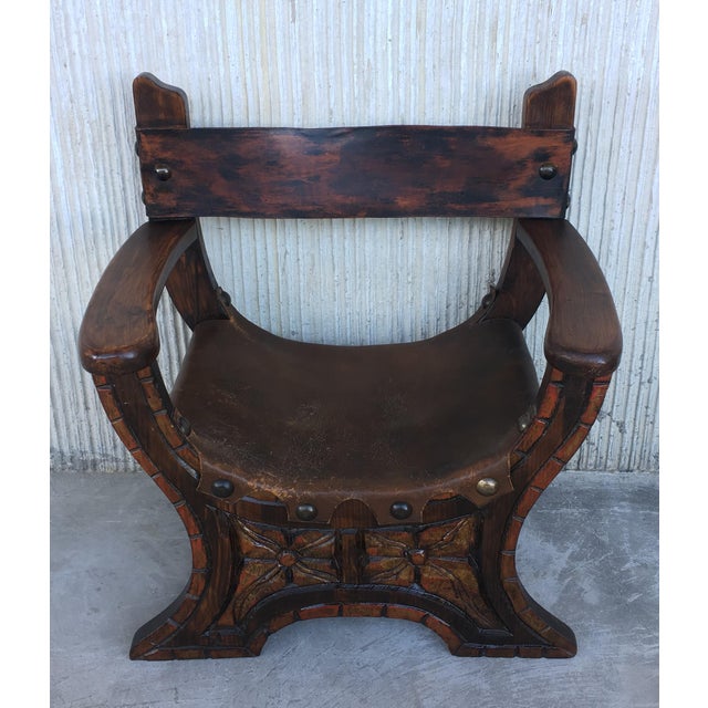 Baroque 20th Spanish Polichromed & Carved Savonarola Wooden Armchair Leather Seat For Sale - Image 3 of 13
