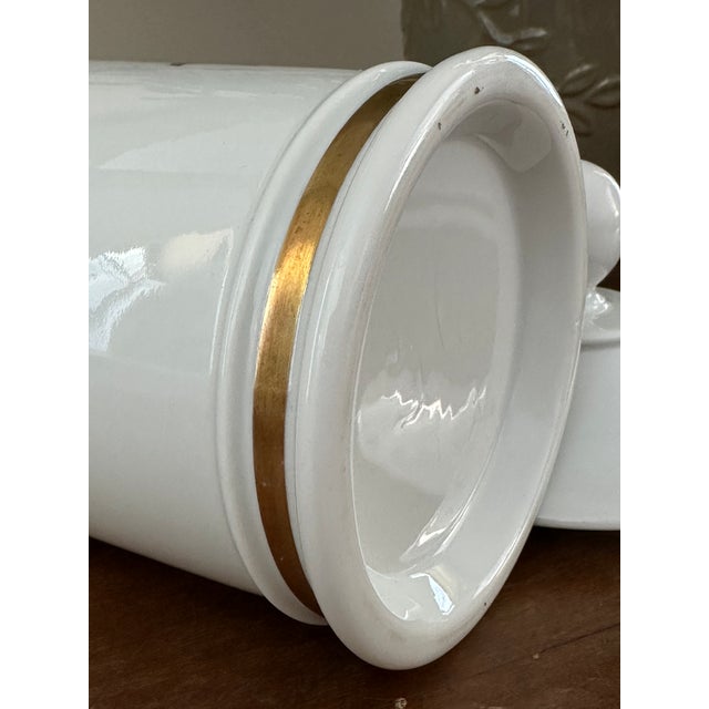 White Pair Old Paris Apothecary Jars – Late 19th Century French Porcelain, Gilded & Hand Painted For Sale - Image 8 of 13