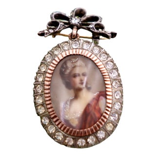 Gold and Silver Bow-Shaped Brooch For Sale