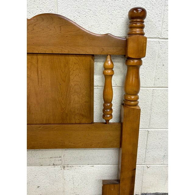 Late 20th Century Vintage Full Size Traditional Style Cannonball and Spindle Headboard For Sale - Image 5 of 7