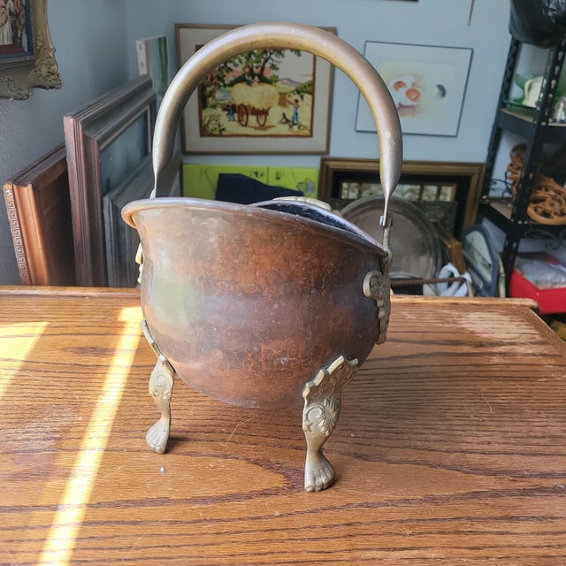 Antique Helmut Coal Scuttle Hand-Raised Seamless Hand Hammered Copper Brass Accents Footed For Sale - Image 6 of 14