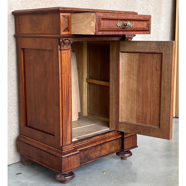 Wood 19th Century French Walnut Neoclassical Nightstands With Large Crest For Sale - Image 7 of 11