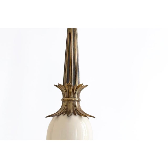 Table Lamp in Bronze and Porcelain in the style of Maison Baguès, 1950s For Sale - Image 3 of 5