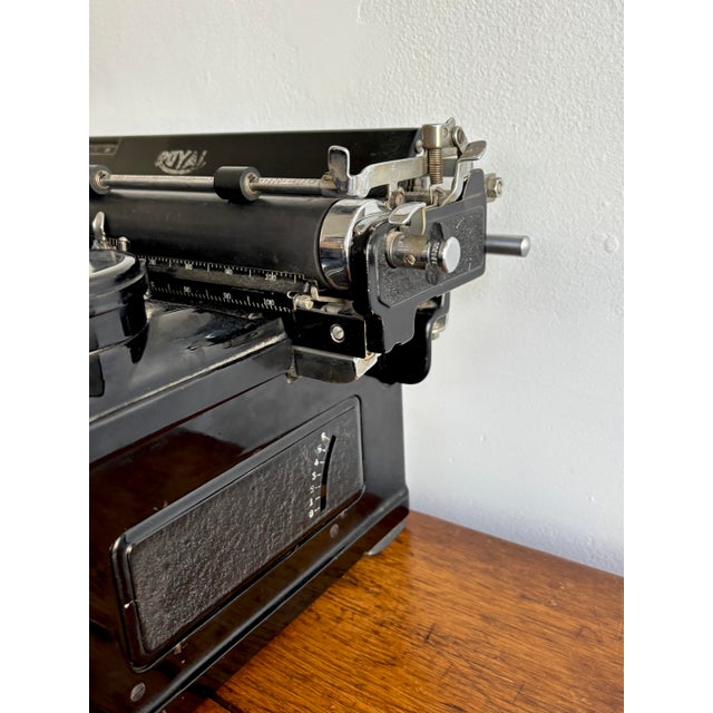 1930s 1930s Royal KHM Working Typewriter For Sale - Image 5 of 11
