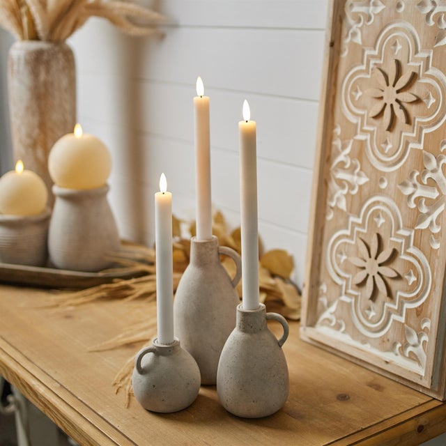 Kenneth Ludwig Chicago FIA WickWhite Taper Candle (Set of 2) For Sale - Image 4 of 8