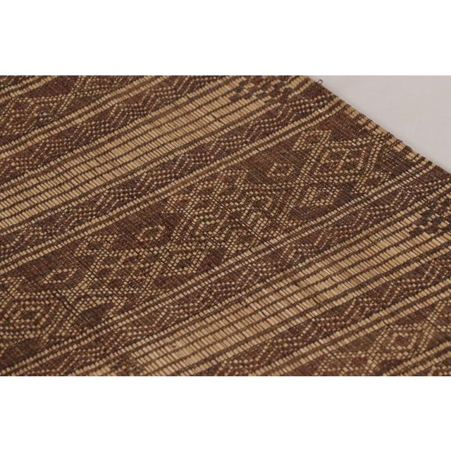 1950s Vintage Tuareg Mat, Camel Beige-Brown With Tribal Geometric Motifs - Rug & Kilim For Sale - Image 5 of 10