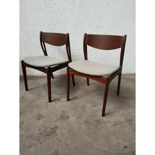 Beige Mid-Century Modern Danish Chair in Boucle, 1970 For Sale - Image 8 of 8