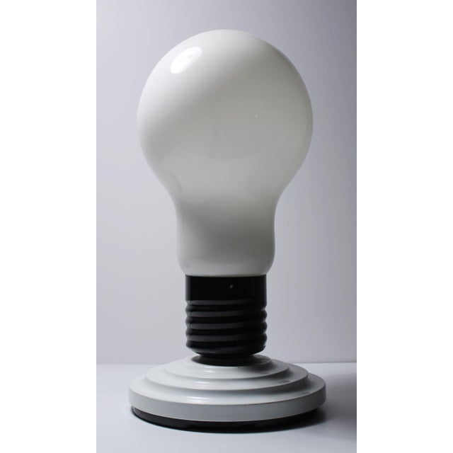 Oversized Pop Art glass light bulb lamp. Appears to be from the early 1980s. High quality. Possibly made in Italy. Memphis...