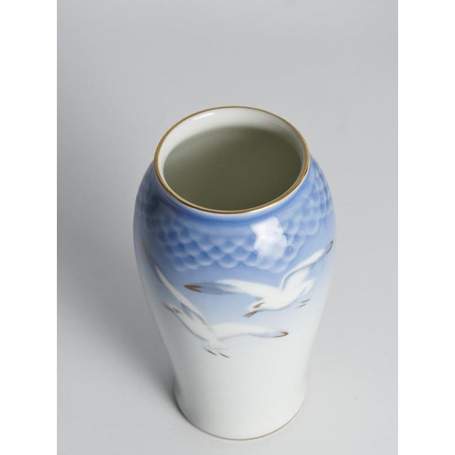 Vintage Porcelain Seagull Model 678 Vase from Bing & Gröndahl, Denmark, 1970s For Sale - Image 15 of 18