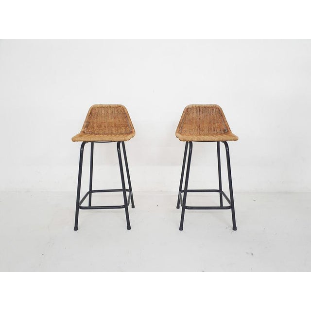 Vintage Dutch Rattan and Metal Bar Stools from Rohe Noordwolde, 1950s, Set of 2 For Sale - Image 4 of 12