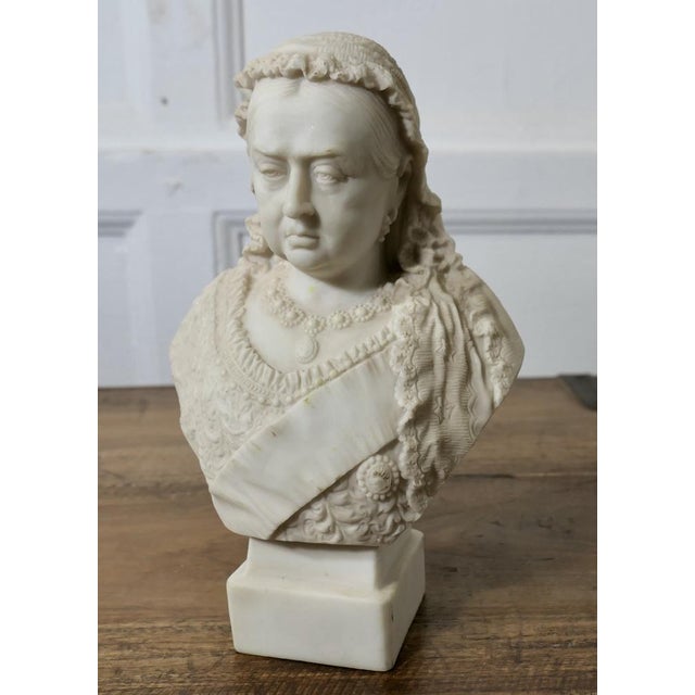 Antique Parian Bust of Queen Victoria by Robson & Leadbetter, 1890s-1910s For Sale - Image 10 of 10