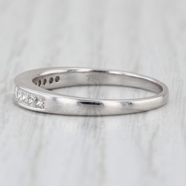 Modern 0.39ctw Classic Diamond Wedding Band 18k White Gold Stackable Anniversary Ring, Size 6.75 For Sale - Image 3 of 8