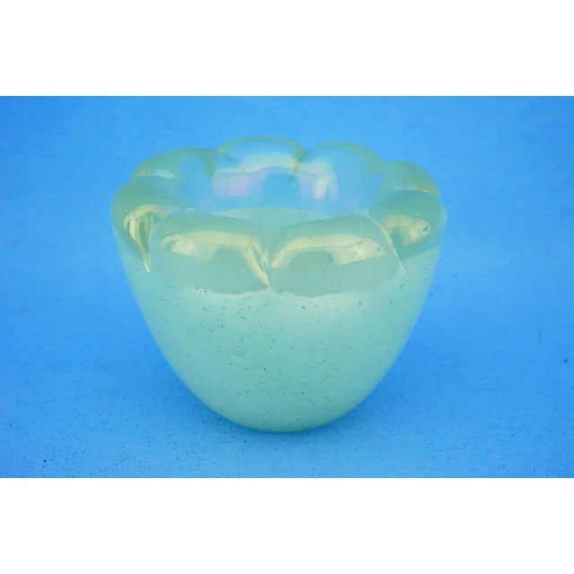 20th Century Tulip Bowl Iridescent Murano Sommerso Glass attributed to Alfredo Barbini for Seguso, 1950s For Sale - Image 4 of 18