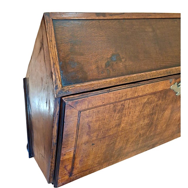 Early 18th-Century Queen Anne/Georgian Walnut Slant-Front Bureau-Desk For Sale In San Francisco - Image 6 of 16