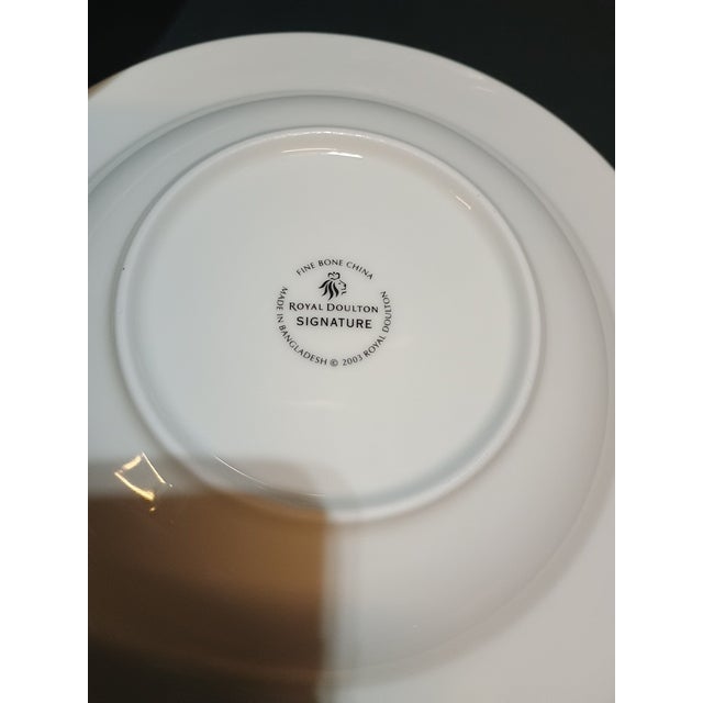 The Royal Doulton Signature White Rimmed Soup Bowl 6421960 is a luxurious and elegant addition to any table setting. Made...