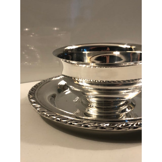 1950s Wm Rogers Silver Plated Gravy or Sauce Boat With Attached Dish For Sale - Image 9 of 11