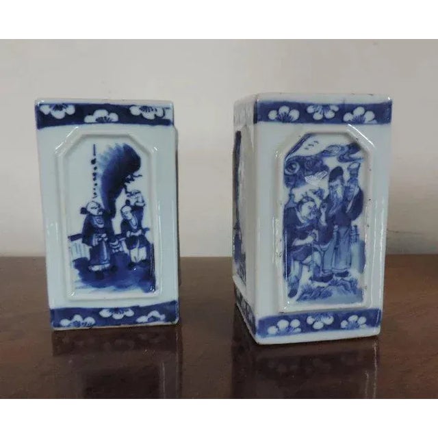 Blue 19th Century Chinese Blue and White Porcelain Brush Pots - A Pair For Sale - Image 8 of 11