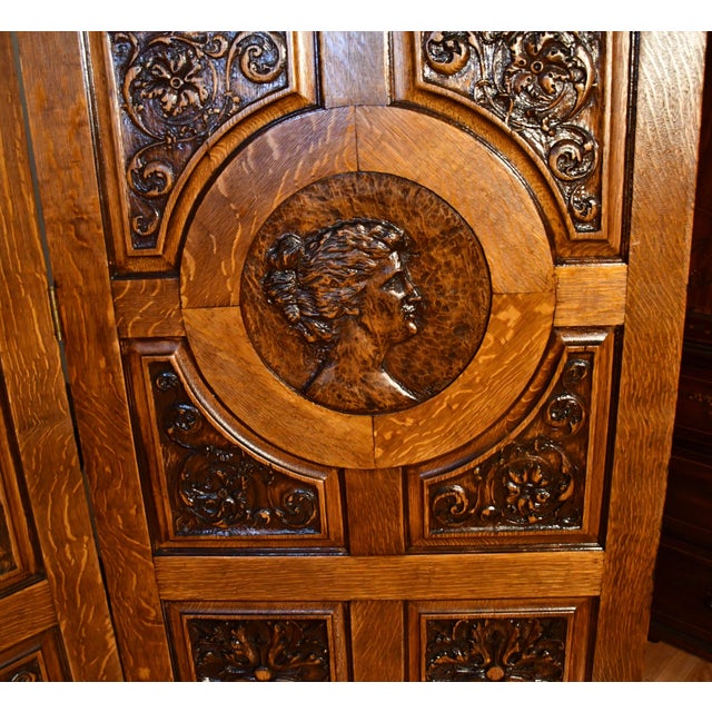 1890s English Carved Tiger Oak Three Panel Room Divider / Screen For Sale - Image 10 of 12
