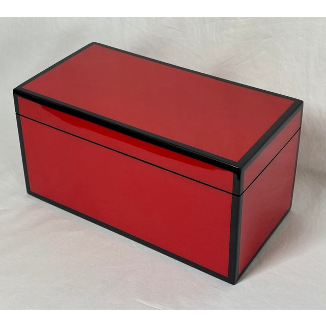 Hollywood Regency Style Lacquer Trinket Box Chinese Red and Black For Sale - Image 4 of 12