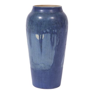 1990s Large Newcomb College Art Pottery Vase, Prized "Moon and Moss" Decoration For Sale