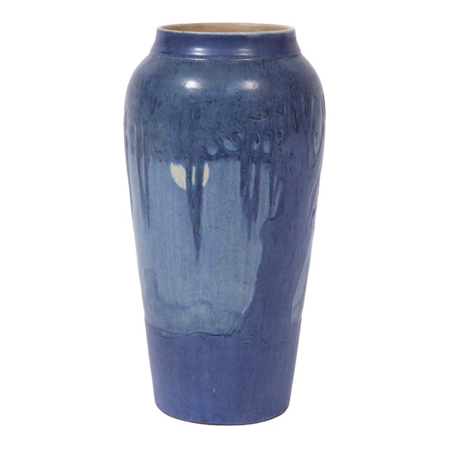 1990s Large Newcomb College Art Pottery Vase, Prized "Moon and Moss" Decoration For Sale