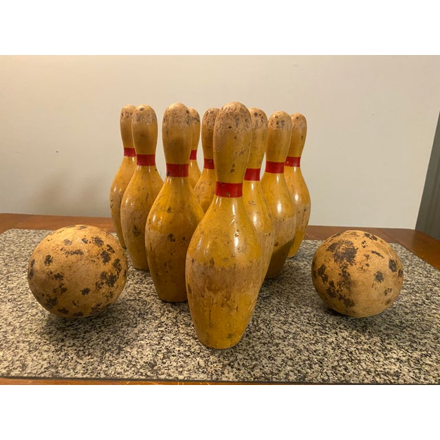 Vintage Table Top 10 Pin Bowling Set........with 2 bowling balls! A great find and past time....all made of hardwood Pins...