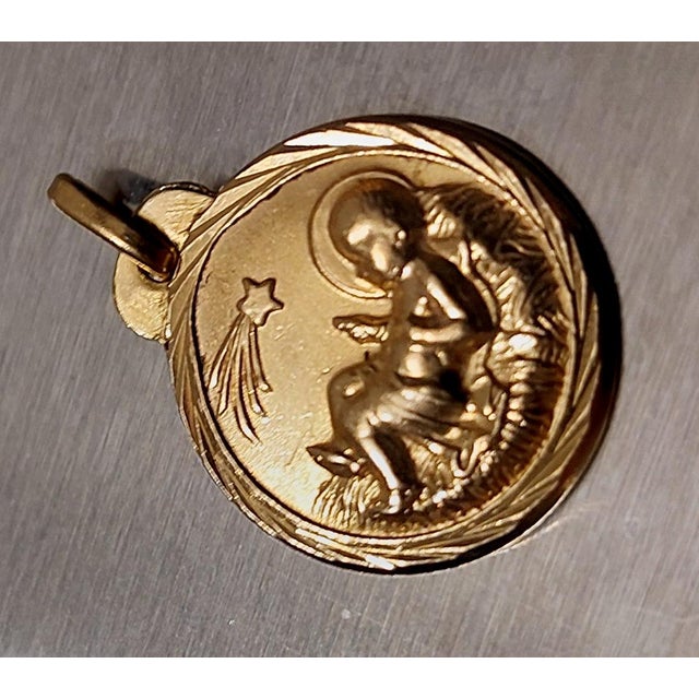 18k Gold Pendant Medal, 1950s For Sale - Image 16 of 17