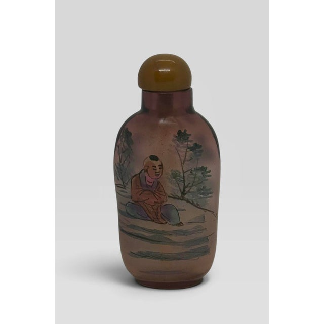 Early 20th‑Century Chinese Inside‑Painted Purple Glass Snuff Bottle — Two Miniature Figures, Agate Stopper For Sale - Image 4 of 12