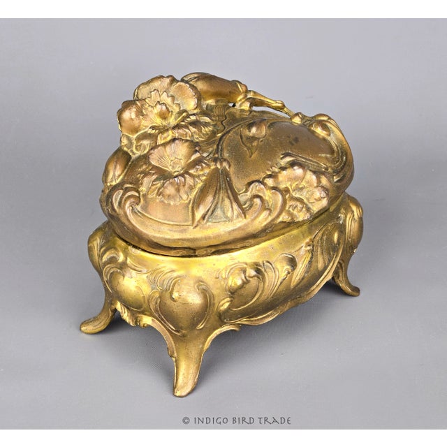 1900's Large French Art Nouveau Gilt Metal Jewelry Box An elegant French Art Nouveau jewelry box, made between 1900 and...