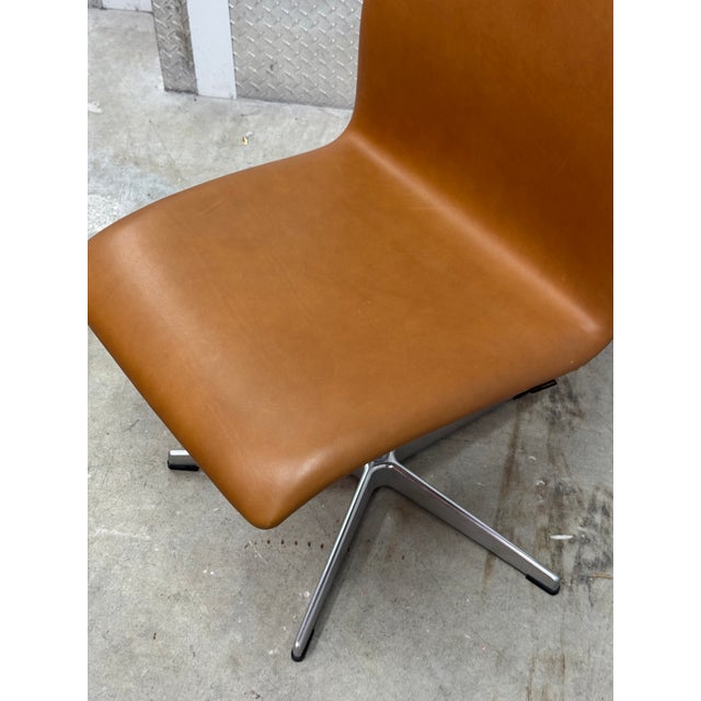 Brown Arne Jacobsen Oxford Classic Medium-Back Chair For Sale - Image 8 of 10