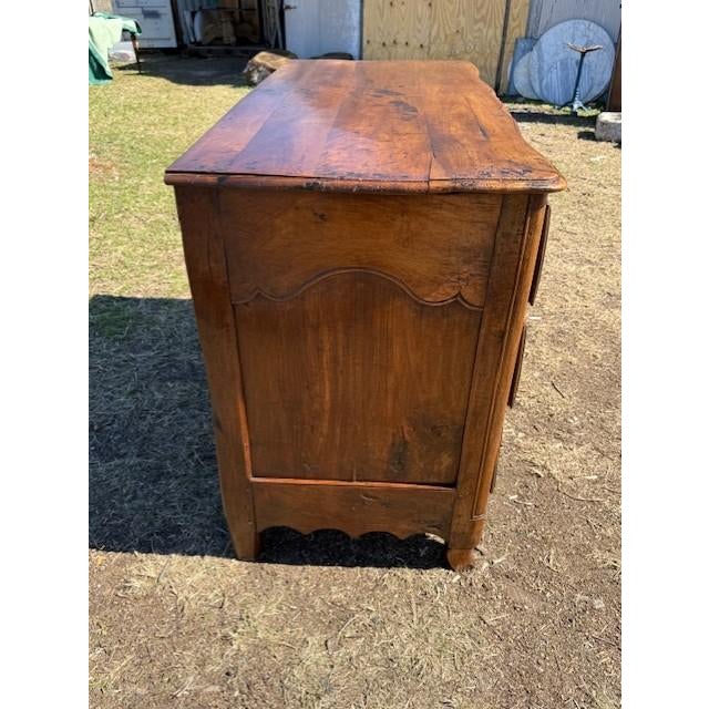 Large 18th Century French Louis XV Solid Walnut Period Chateau Chest of Drawer / Commodes For Sale - Image 17 of 18