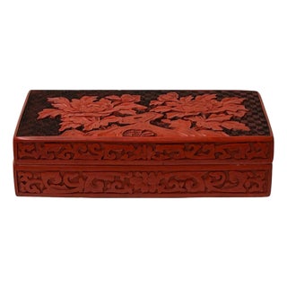 Hand Craft Vintage Chinese Red Lacquer Rectangular Floral Accent Box For Sale