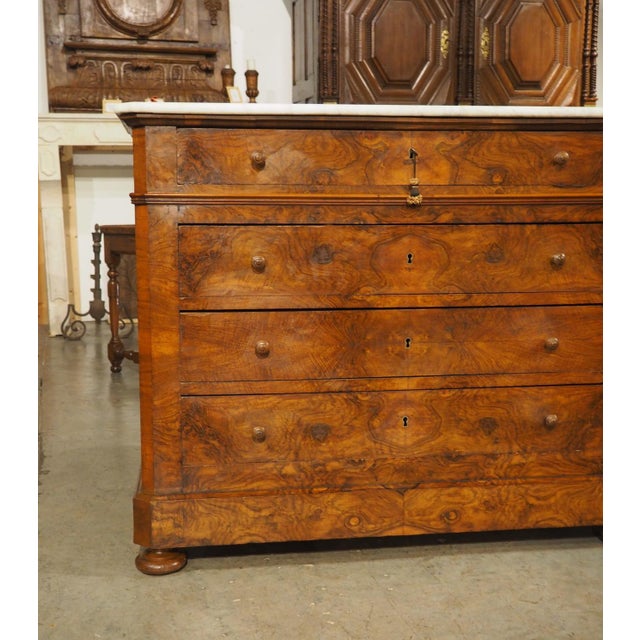 Antique French Burl Walnut Louis Philippe Style Commode White Carrara Marble Top, Late 1800s For Sale - Image 4 of 18