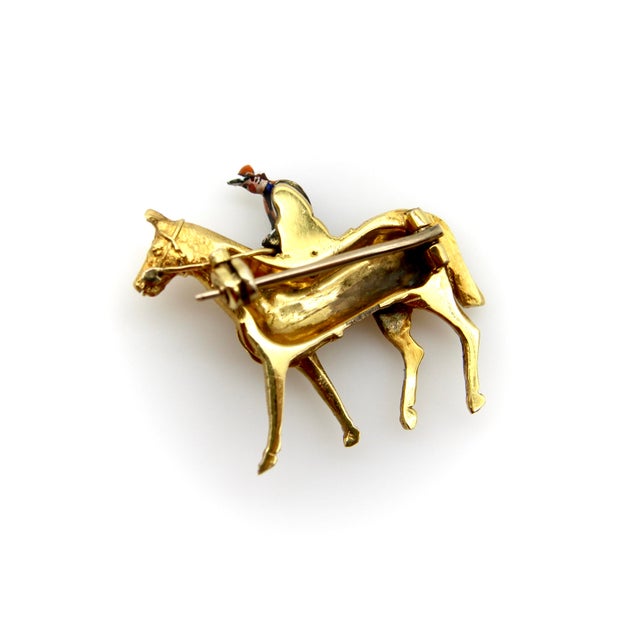 1900-1909 Edwardian 18k Gold Equestrian Jockey and Horse Enameled Brooch For Sale In Los Angeles - Image 6 of 9