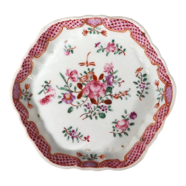 Chinese Export Porcelain Famille Rose Teapot Stand With Puce Diaper Border, Circa 1775 For Sale