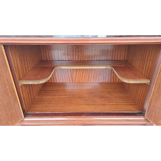 1940s English Sideboard in Mahogany, 1950s For Sale - Image 5 of 7
