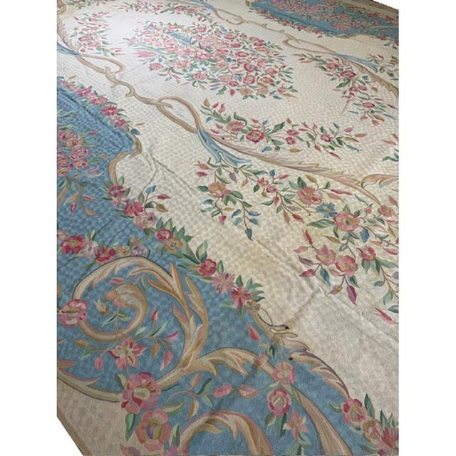 1920s 1920s Ivory Floral Medalion Antique European Flatweave Wool Chain Stitch Rug For Sale - Image 5 of 11