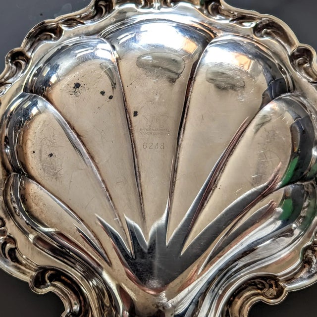 Hollywood Regency Pair of Mid 20th Century Countess Shell Shaped Bon Bon Bowls For Sale - Image 3 of 3