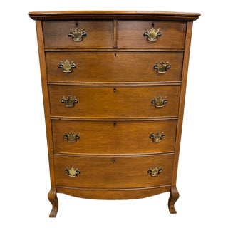 Antique American Federal Bowfront Chest of Drawers For Sale