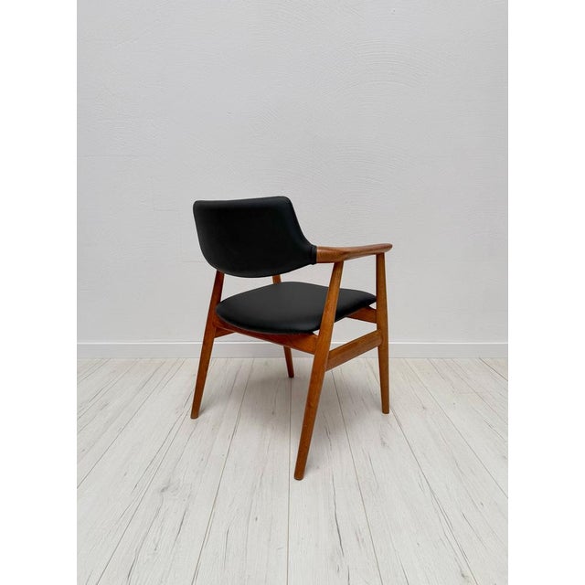 1960s Mid-Century Danish Teak Armchair GM11 by Svend Åge Eriksen for Glostrup Møbelfabrik, 1960s For Sale - Image 5 of 8