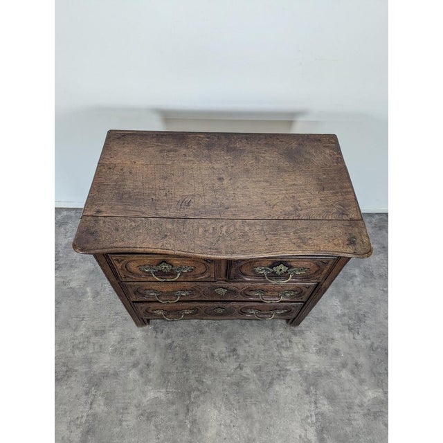 18th Century Oak Chest of Drawers For Sale - Image 3 of 7