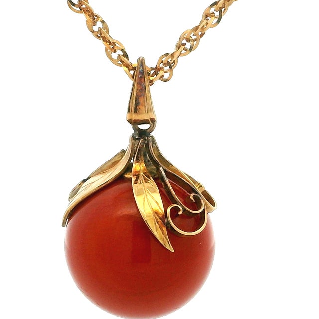 Vintage Italian 18k Rose Gold Mediterranean Coral Sphere Pendant Necklace For Sale - Image 4 of 12