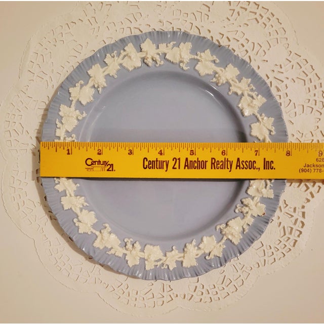 1950s 1950s Wedgwood Etruria Cream on Blue Embossed Queensware 8" Salad Plate Barlaston, Lavendar on Cream Shell Ribbed Edge Pattern For Sale - Image 5 of 7