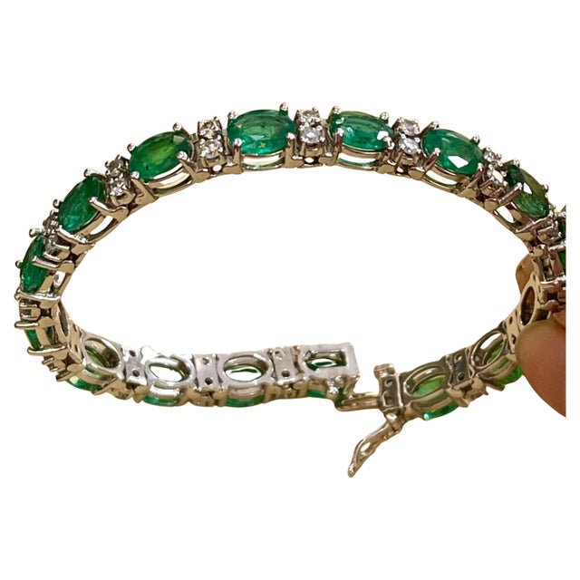 23 Carat Natural Zambian Emerald & 1.6 Ct Diamond Tennis Bracelet 14 Karat Gold For Sale - Image 17 of 18