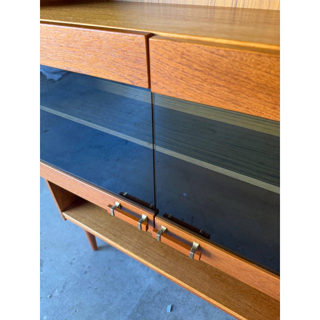 Mid Century Danish Teak Display Cabinet – Vintage Scandinavian Glass Door Bookcase 1960s For Sale - Image 9 of 9